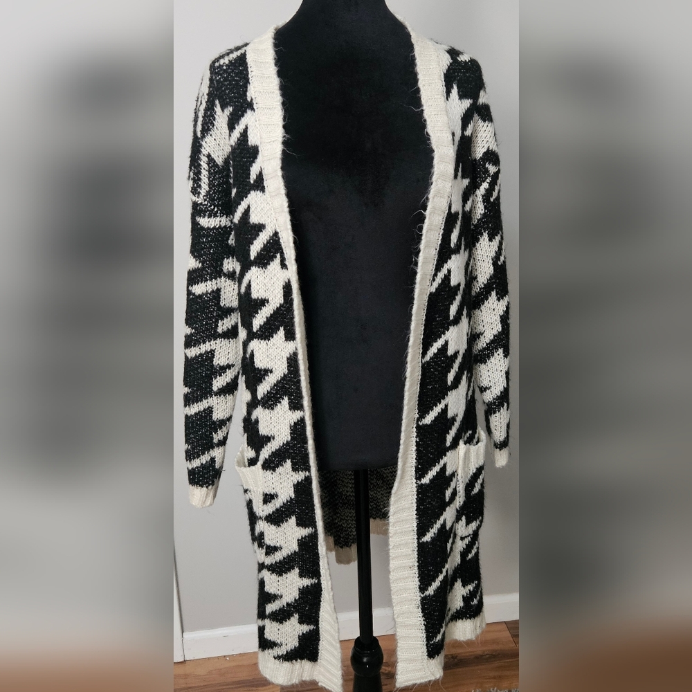 Lime + Chili Black & White Houndstooth Open Front Mid-Lenghth Duster- Size S/M